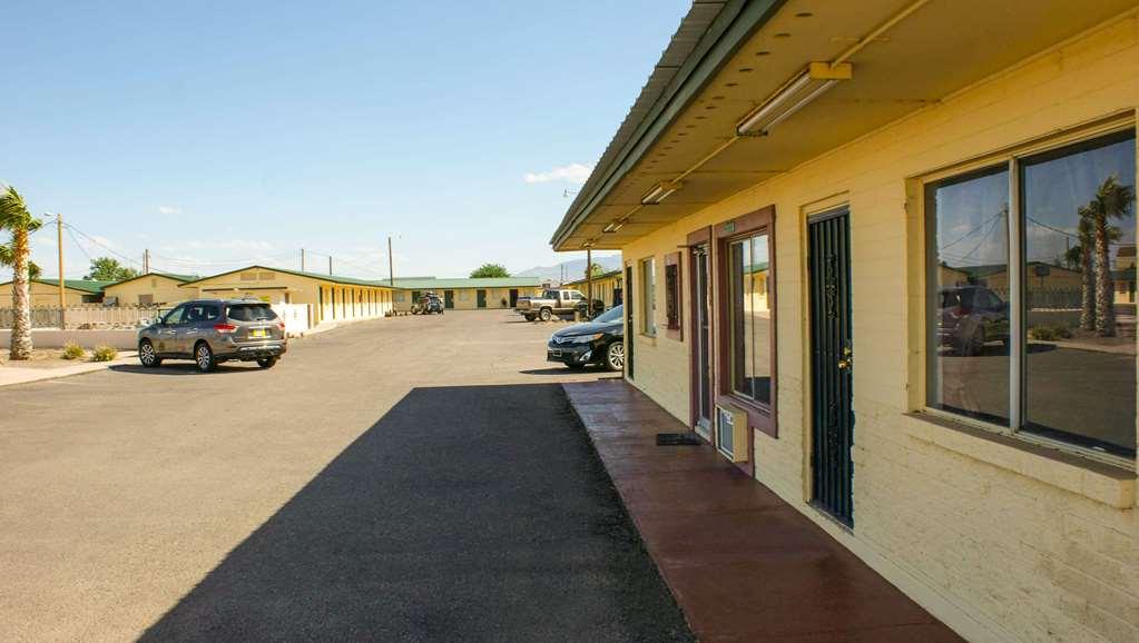 Hwy Express Inn And Suites Thatcher Eksteriør billede